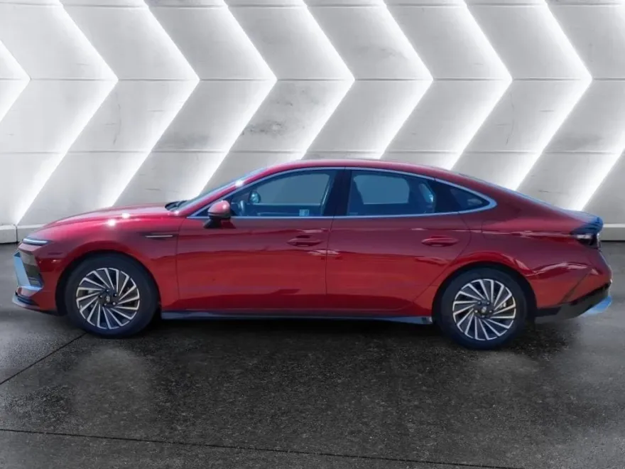 2025 Hyundai Sonata Hybrid SEL photo 1
