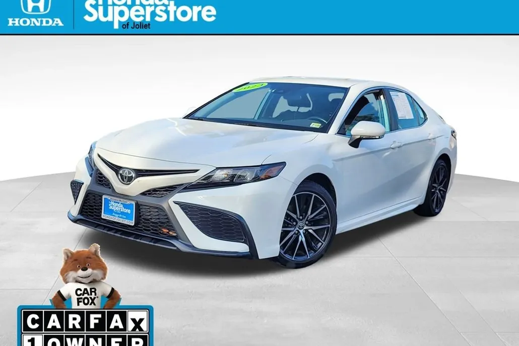 2023 Toyota Camry SE photo 1