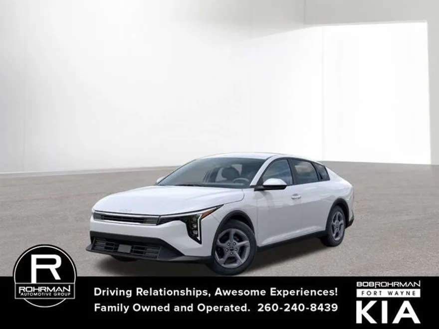 2025 Kia K4 LXS photo 1
