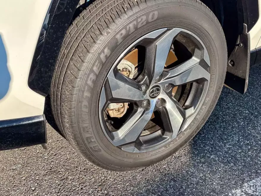 2024 Toyota RAV4 Prime SE photo 1