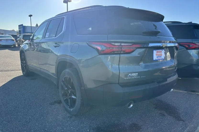 2022 Chevrolet Traverse Leather photo 1