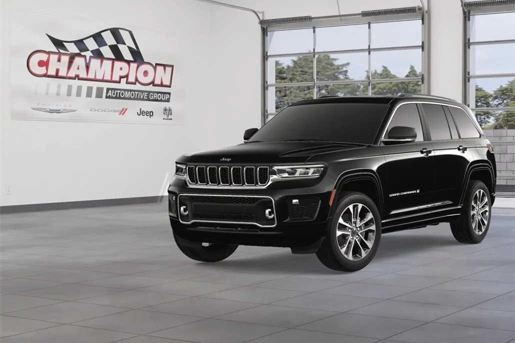 2025 Jeep Grand Cherokee Overland photo 1