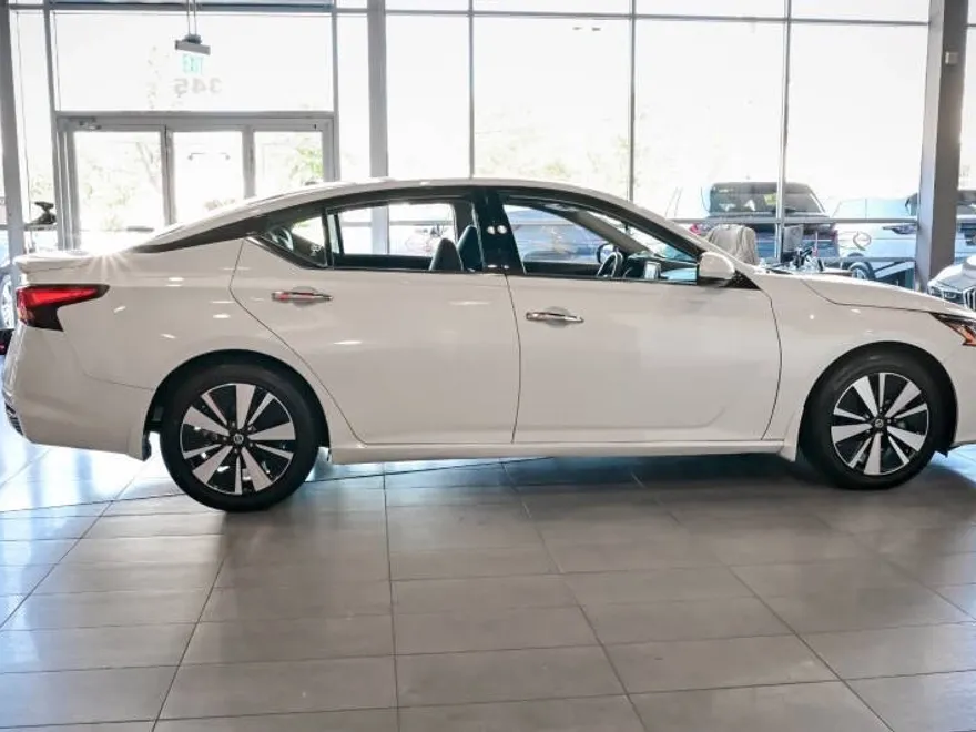 2022 Nissan Altima 2.5 SL photo 1