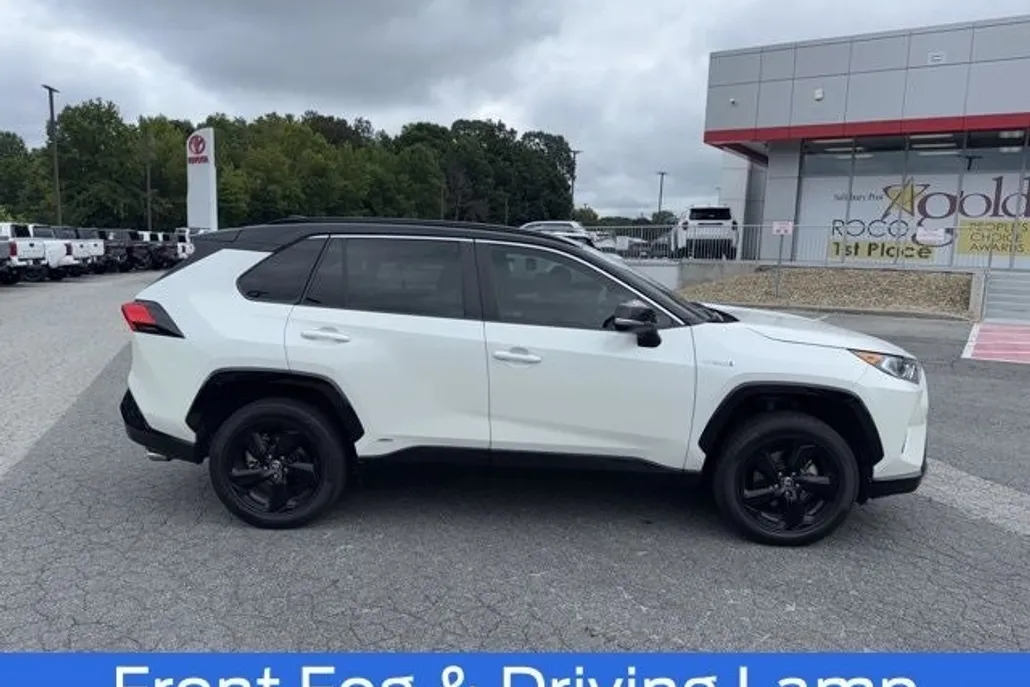 2021 Toyota RAV4 Hybrid XSE photo 1