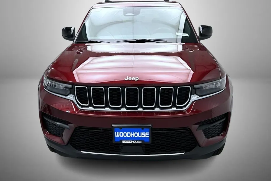2025 Jeep Grand Cherokee Laredo Altitude photo 1