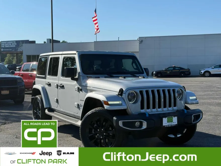 2023 Jeep Wrangler 4xe Sahara photo 1