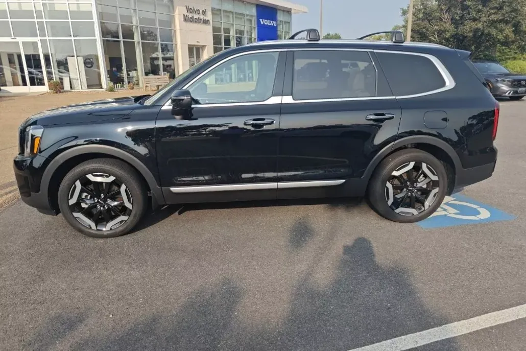 2024 Kia Telluride S photo 1