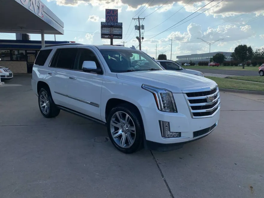 2016 Cadillac Escalade Premium photo 1