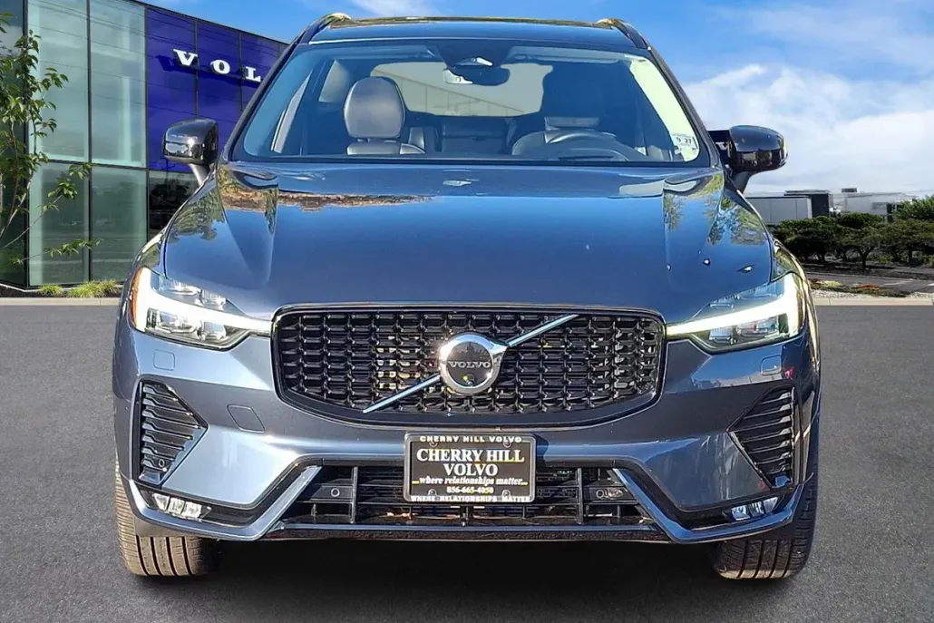 2023 Volvo XC60 Ultimate photo 1