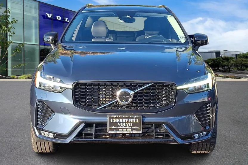 2023 Volvo XC60 Ultimate photo 1