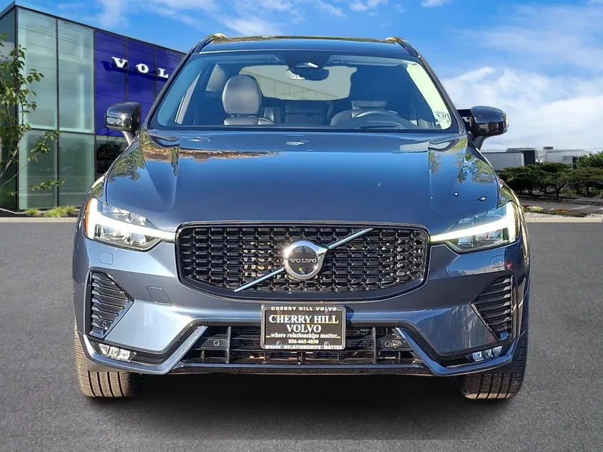 2023 Volvo XC60 Ultimate photo 1