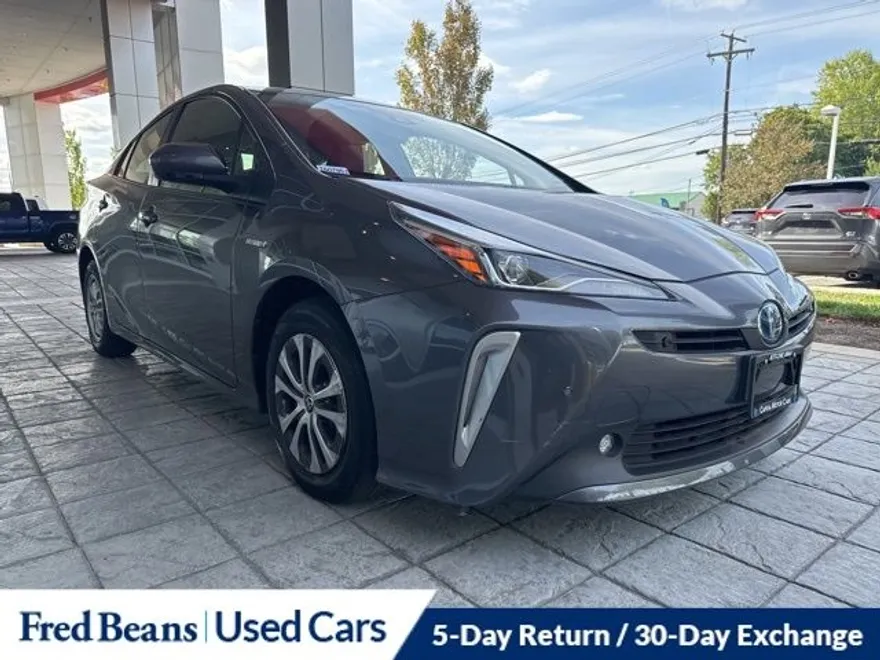 2022 Toyota Prius XLE AWD-e photo 1