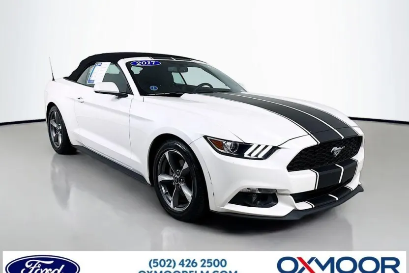 2017 Ford Mustang V6 Convertible photo 1