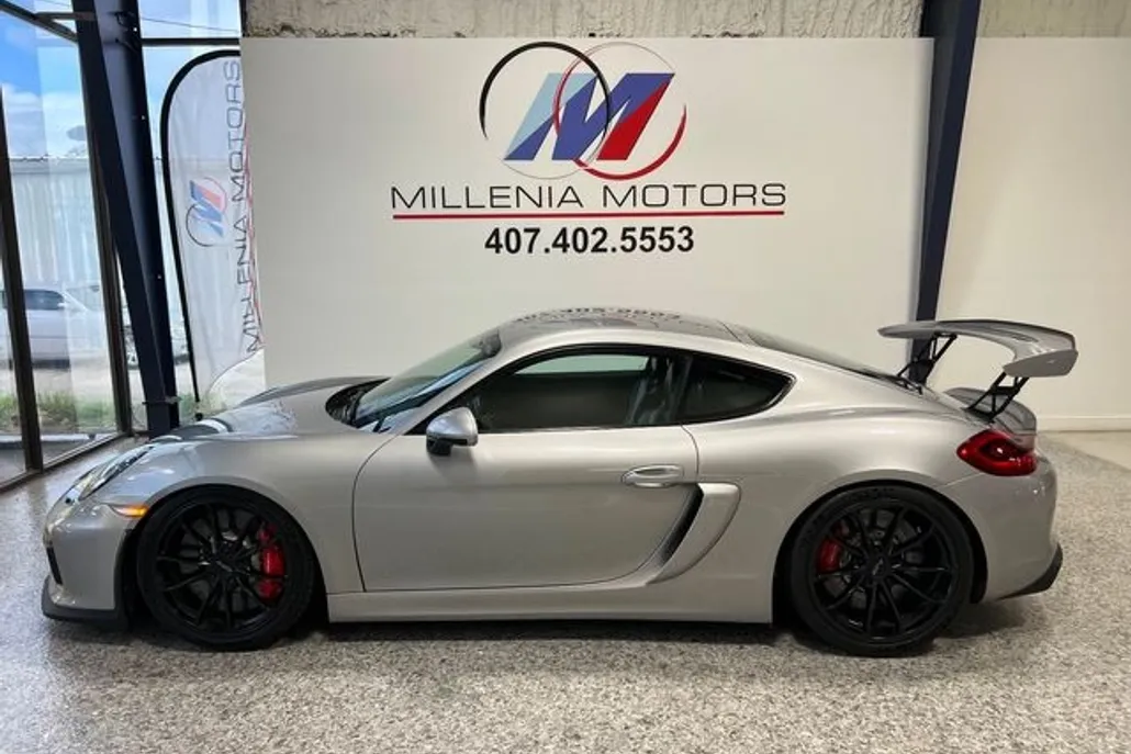 2016 Porsche Cayman GT4 photo 1