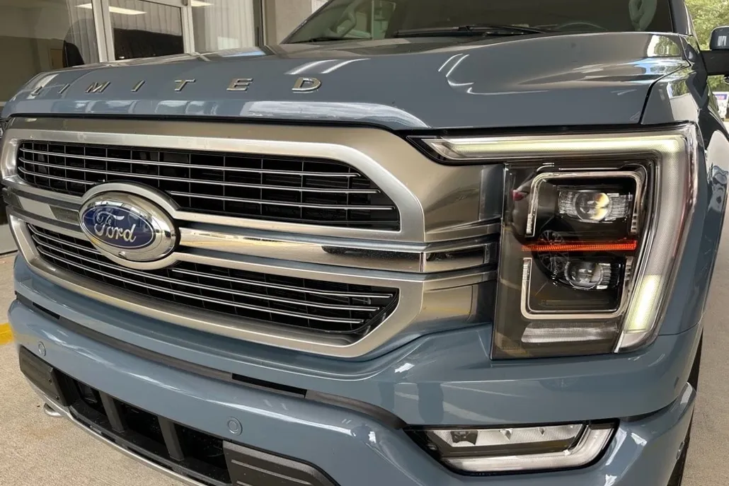 2023 Ford F-150 Limited photo 1