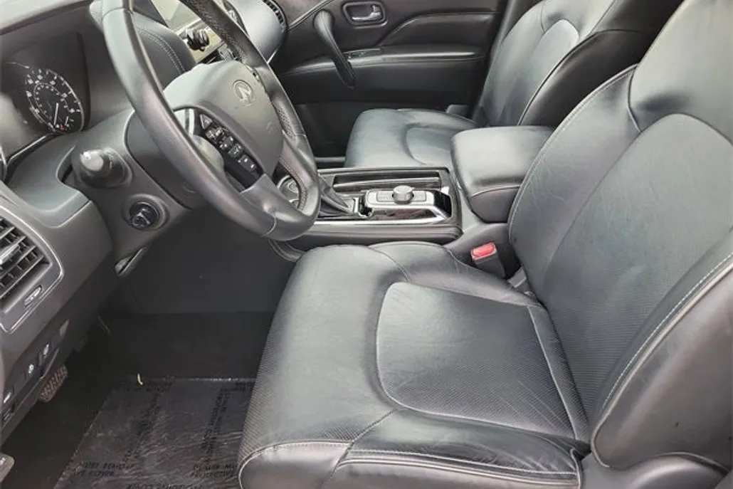 2023 Infiniti QX80 Luxe photo 1