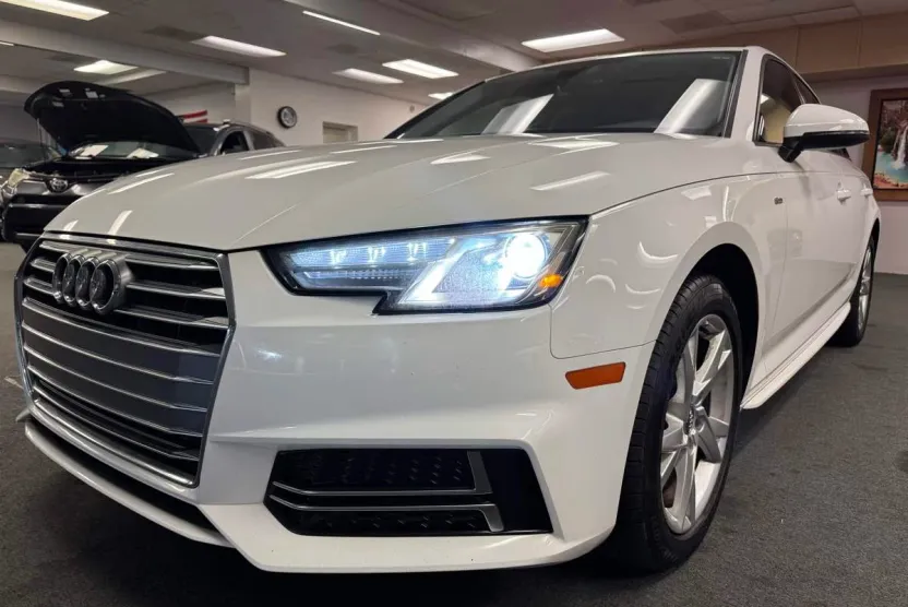 2018 Audi A4 Premium photo 1