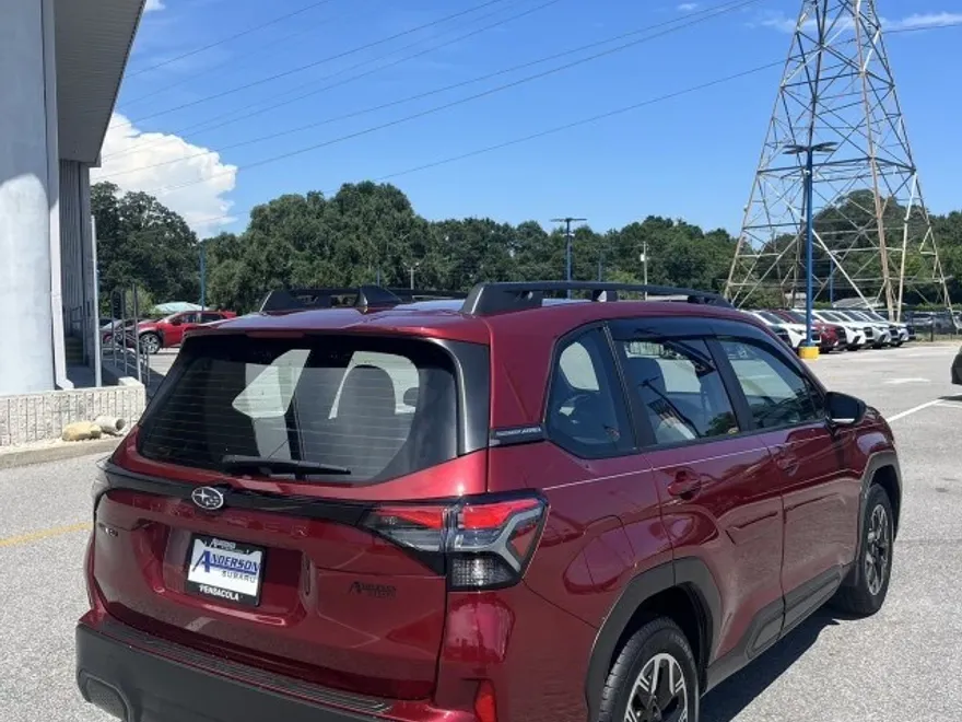 2025 Subaru Forester Base photo 1