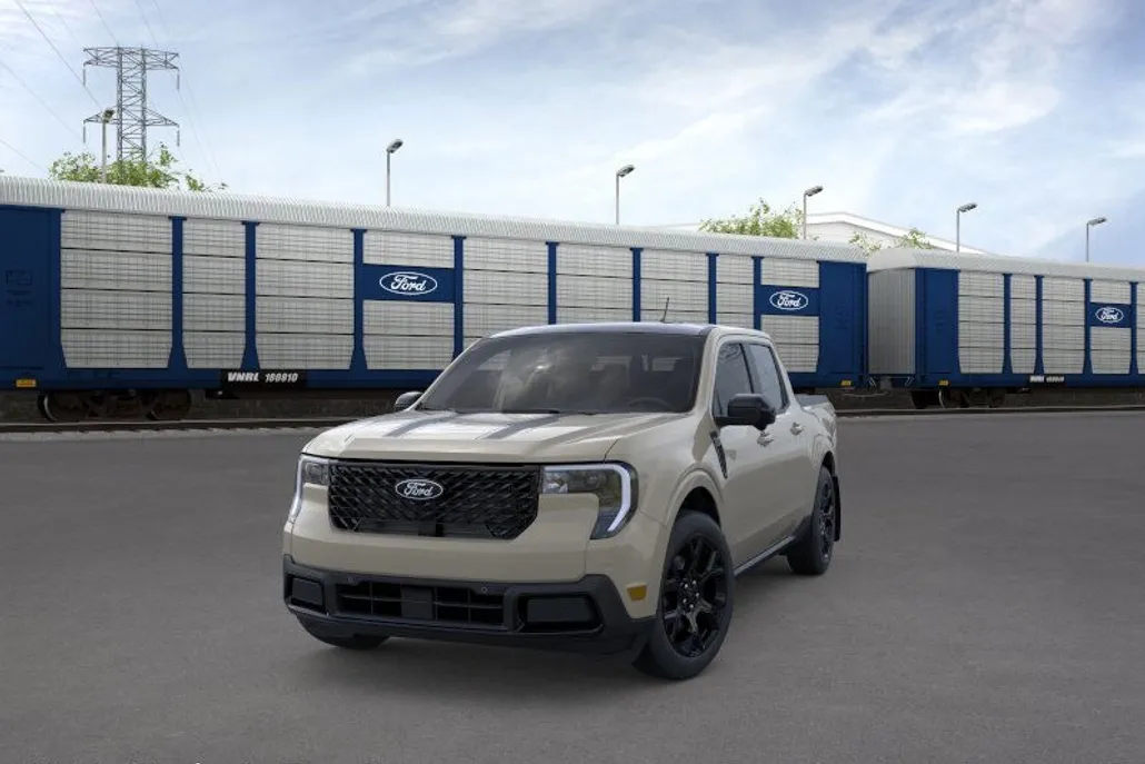 2025 Ford Maverick Lariat photo 1