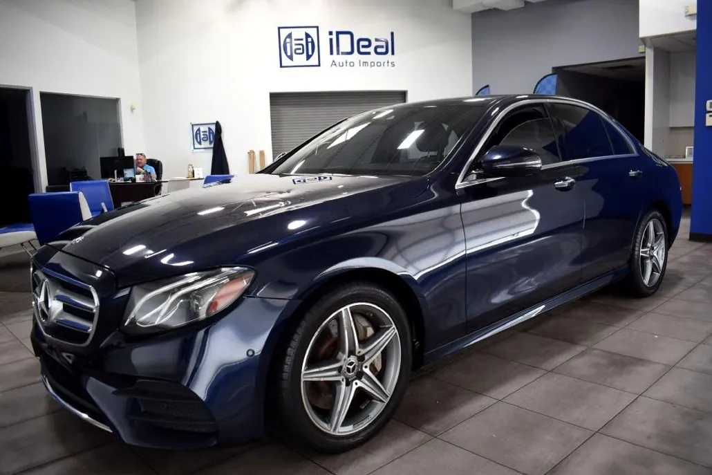 2018 Mercedes Benz E 300 4MATIC photo 1