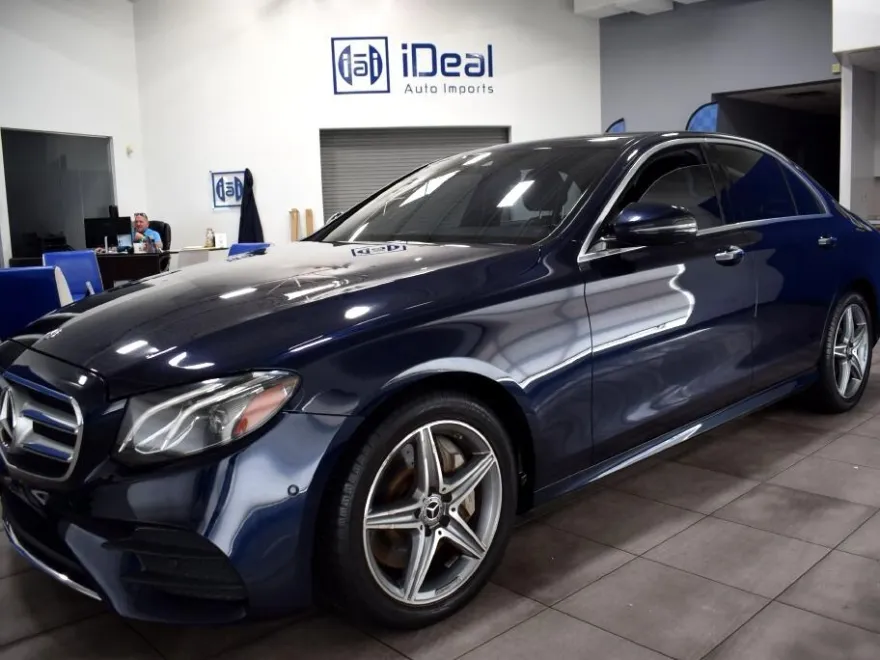 2018 Mercedes Benz E 300 4MATIC photo 1