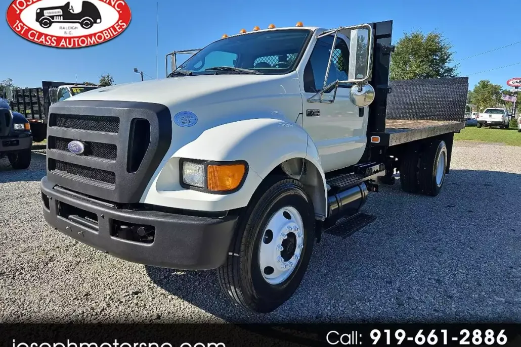 2009 Ford F-750 Regular Cab photo 1