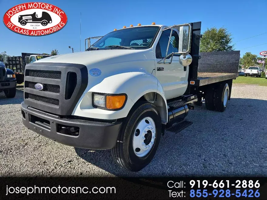 2009 Ford F-750 Regular Cab photo 1