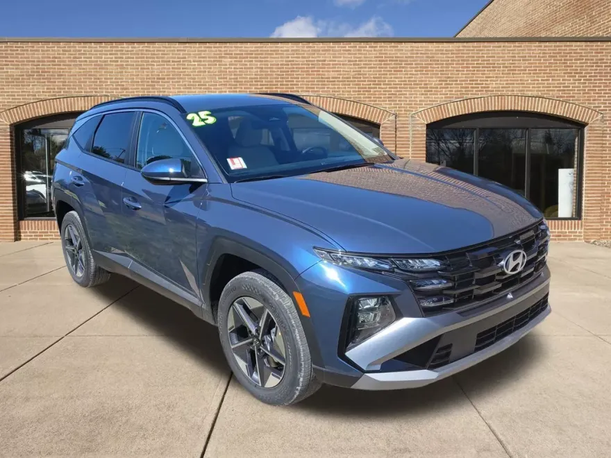 2025 Hyundai Tucson SEL photo 1