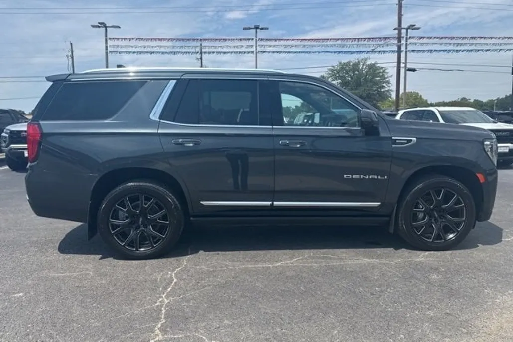 2022 Gmc Yukon Denali photo 1