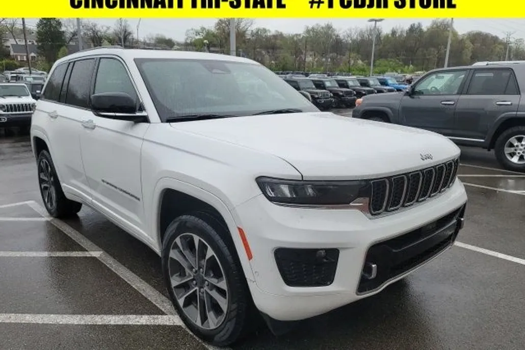 2022 Jeep Grand Cherokee Overland photo 1