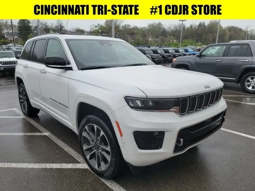 2022 Jeep Grand Cherokee Overland photo 1