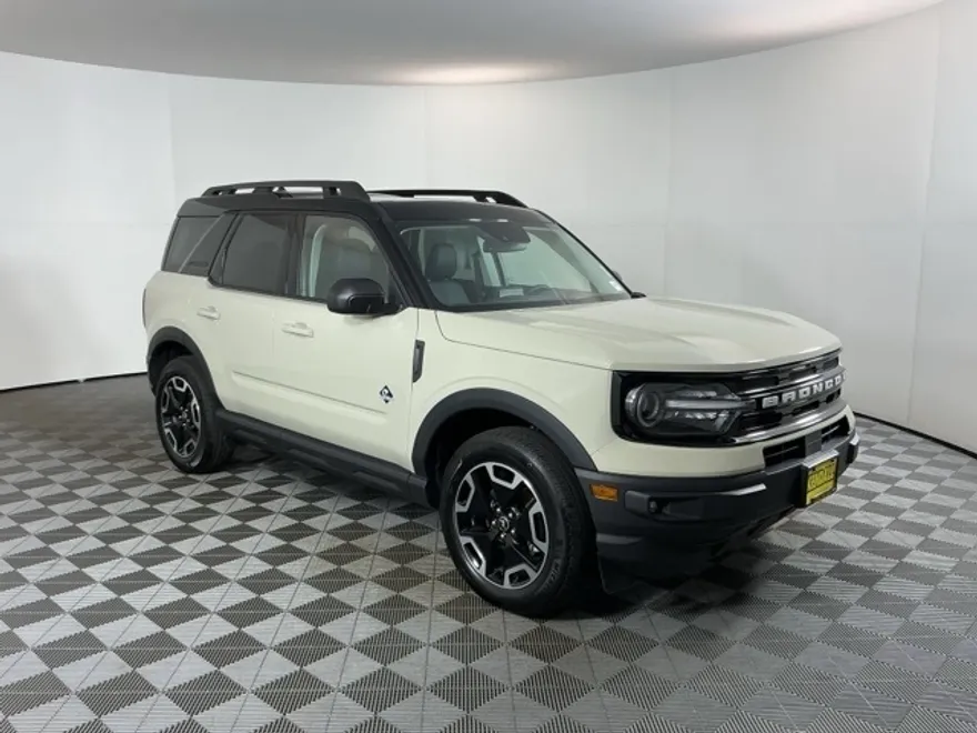 2024 Ford Bronco Sport Outer Banks photo 1