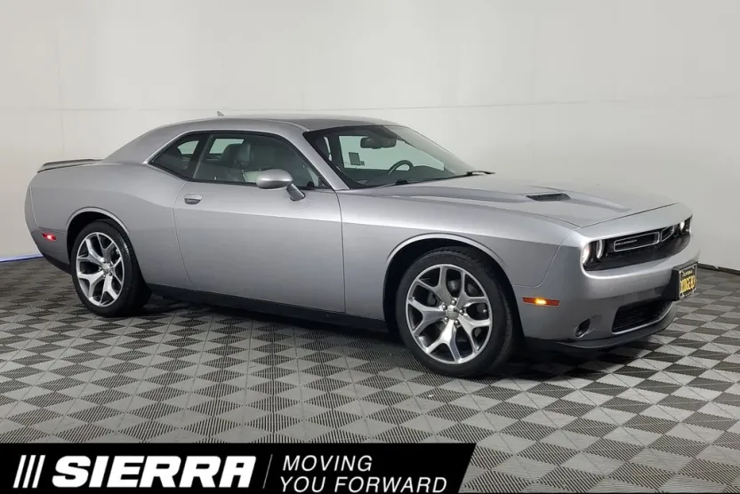 2016 Dodge Challenger SXT Plus photo 1