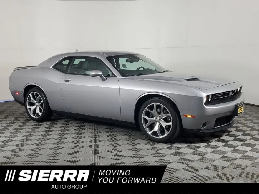 2016 Dodge Challenger SXT Plus photo 1