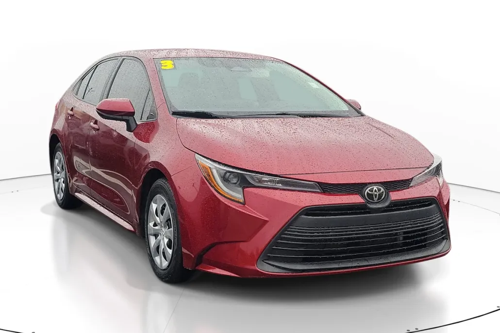 2023 Toyota Corolla LE photo 1