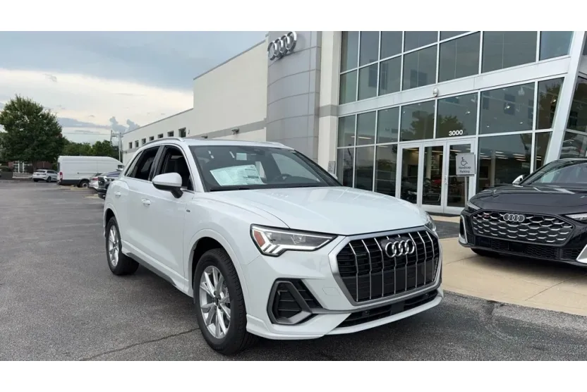 2025 Audi Q3 S line Premium Plus photo 1