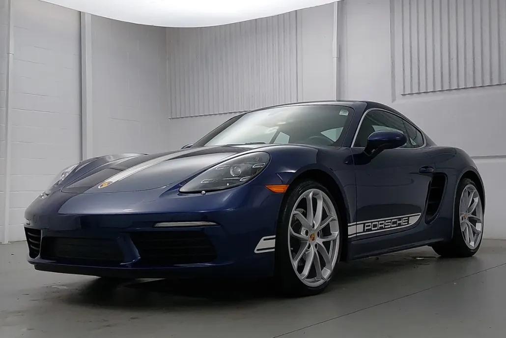 2024 Porsche Cayman photo 1