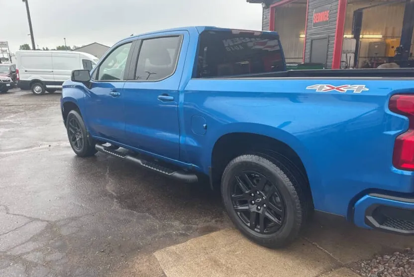 2023 Chevrolet Silverado 1500 RST photo 1