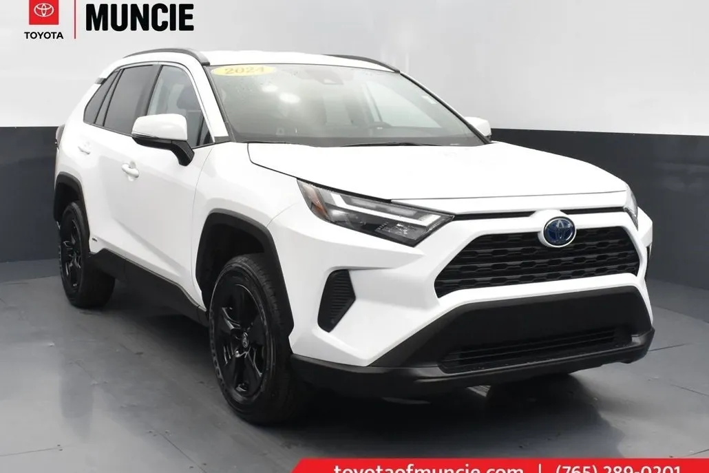 2024 Toyota RAV4 Hybrid XLE photo 1