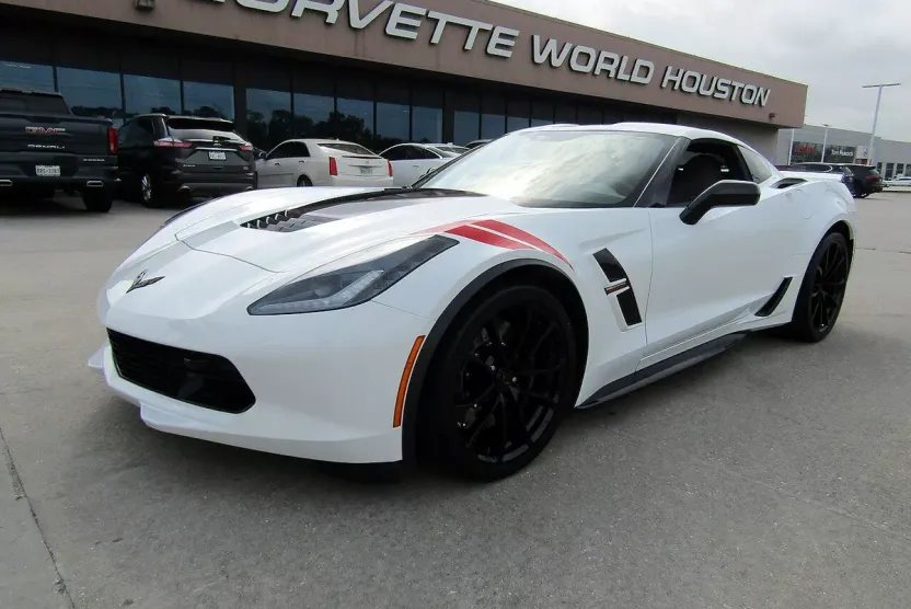 2019 Chevrolet Corvette 2LT Grand Sport Coupe photo 1