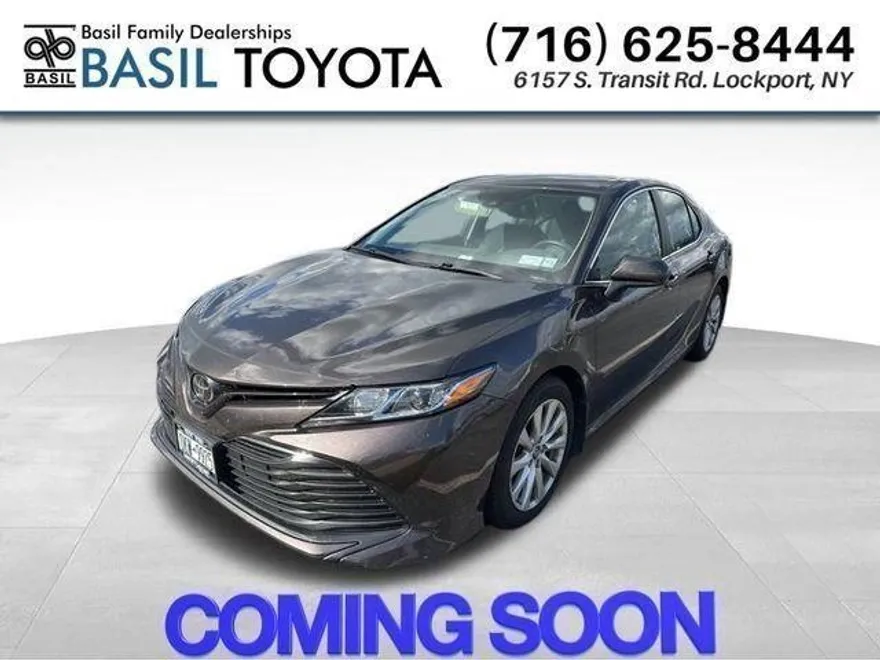 2019 Toyota Camry LE photo 1