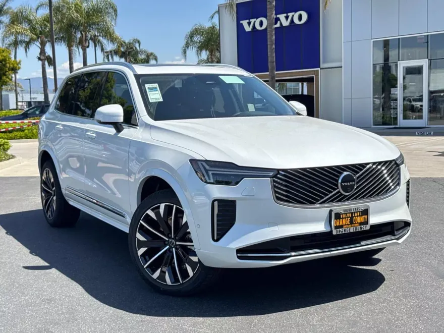 2025 Volvo XC90 Plus photo 1