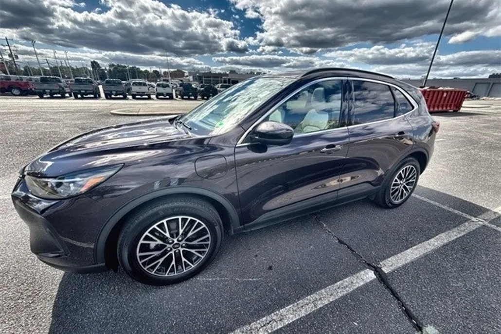 2023 Ford Escape Plug-In Hybrid Base photo 1