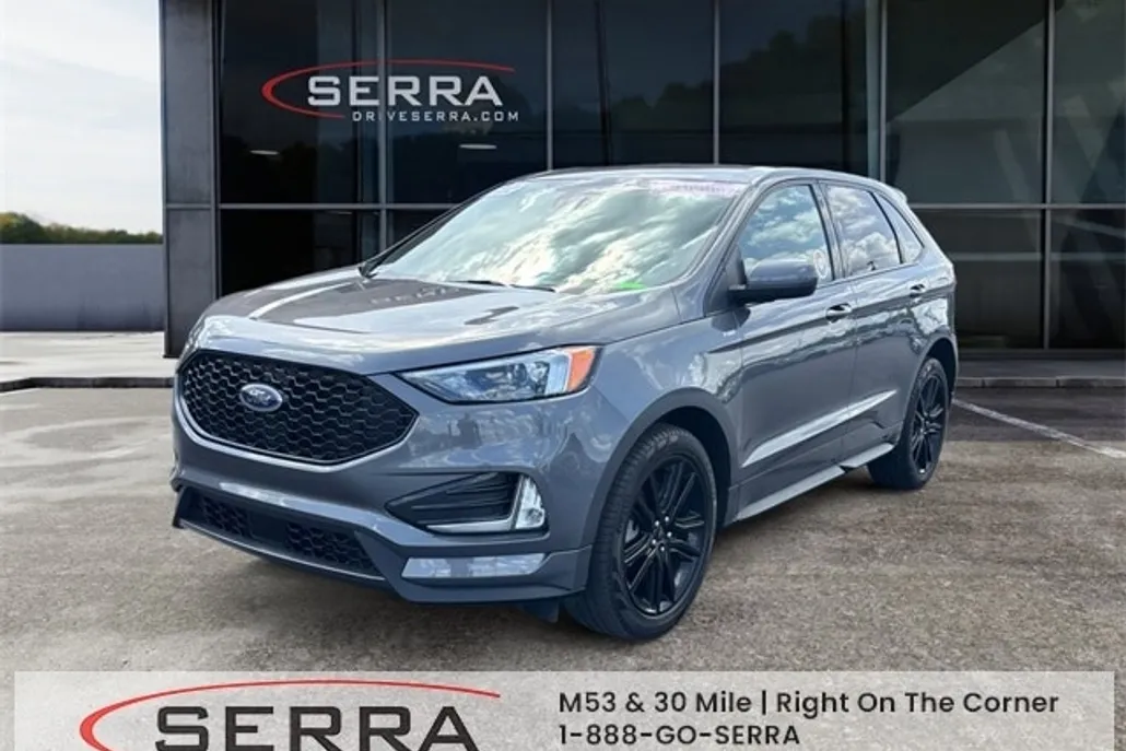 2022 Ford Edge SEL photo 1