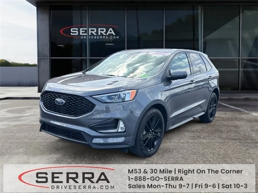 2022 Ford Edge SEL photo 1