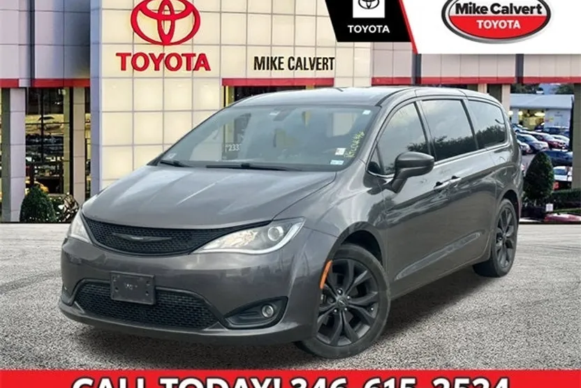 2019 Chrysler Pacifica Touring Plus photo 1