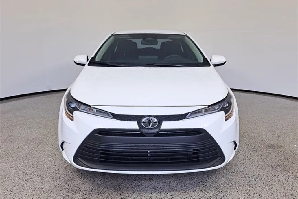 2024 Toyota Corolla LE photo 1