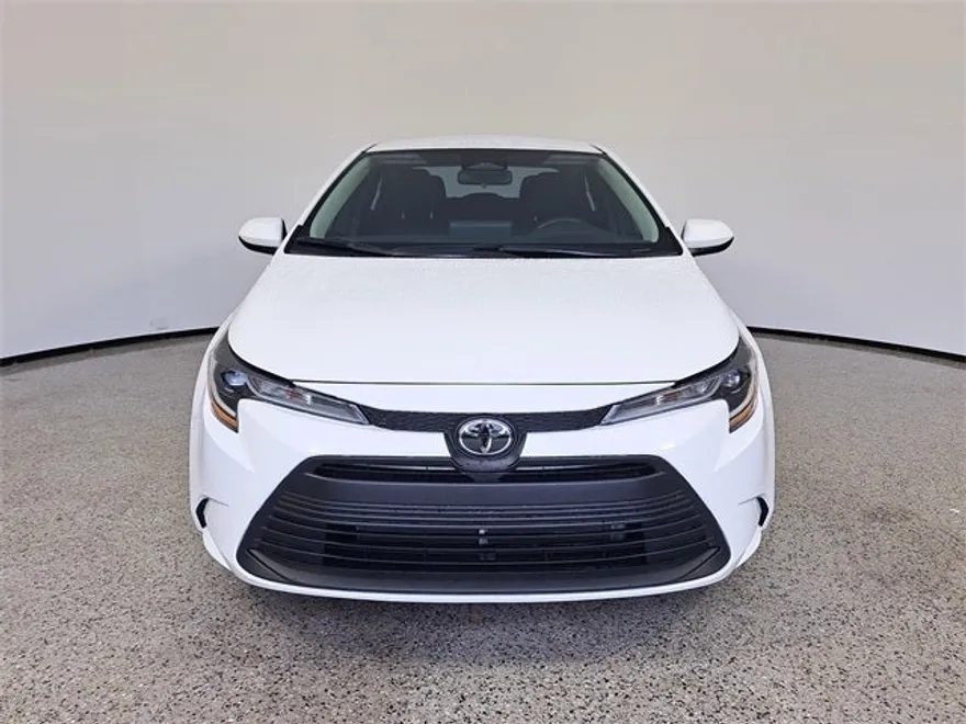 2024 Toyota Corolla LE photo 1