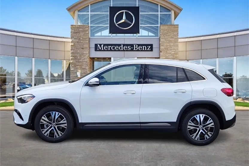 2026 Mercedes Benz GLA 250 4MATIC photo 1