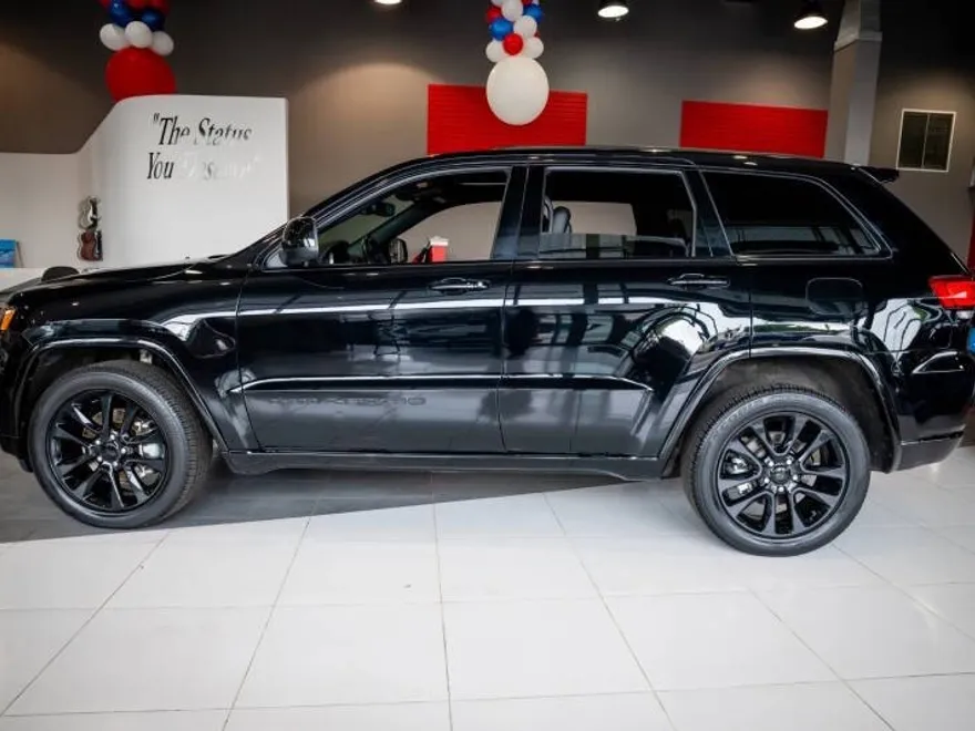 2022 Jeep Cherokee Laredo X photo 1